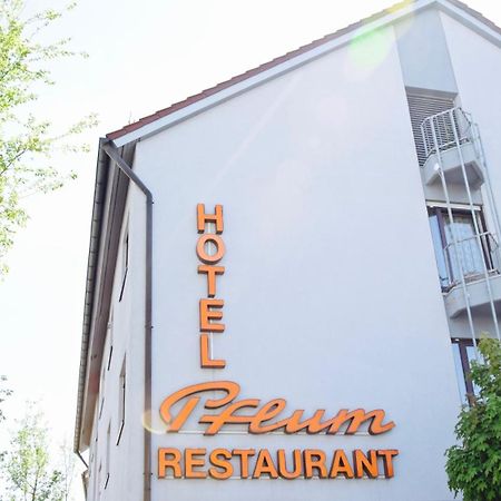 Hotel Pflum Mit Gaestehaus Nuertingen Exterior foto